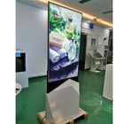 55 इंच एलसीडी स्क्रीन वीडियो दीवार डिजिटल साइनेज UHD 3 जी दो पक्षों मंजिल स्टैंड