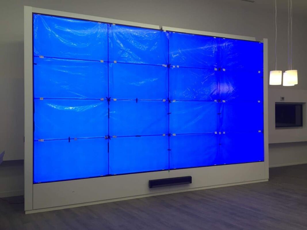 वाई-फाई कनेक्टिविटी टच-स्क्रीन सिग्नैज डिस्प्ले 2 जीबी रैम और 8 जीबी रोम के साथ एकीकृत है जो बहुमुखी इंटरैक्टिव विज्ञापन प्लेटफार्मों का समर्थन करता है